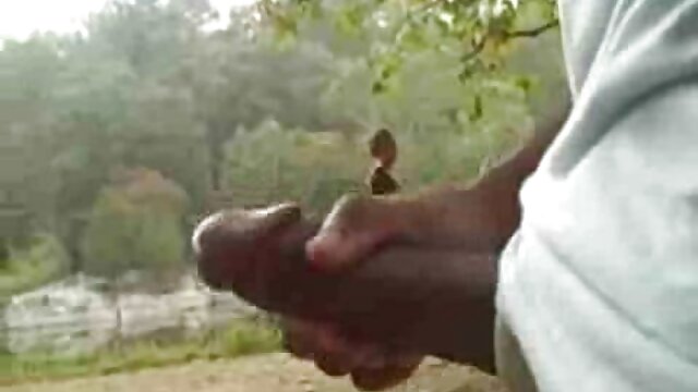 हट कास्टिङ भिडियो जसमा इडेन सिनले आफ्नो टाउको दिन्छ र सुताइन्छ